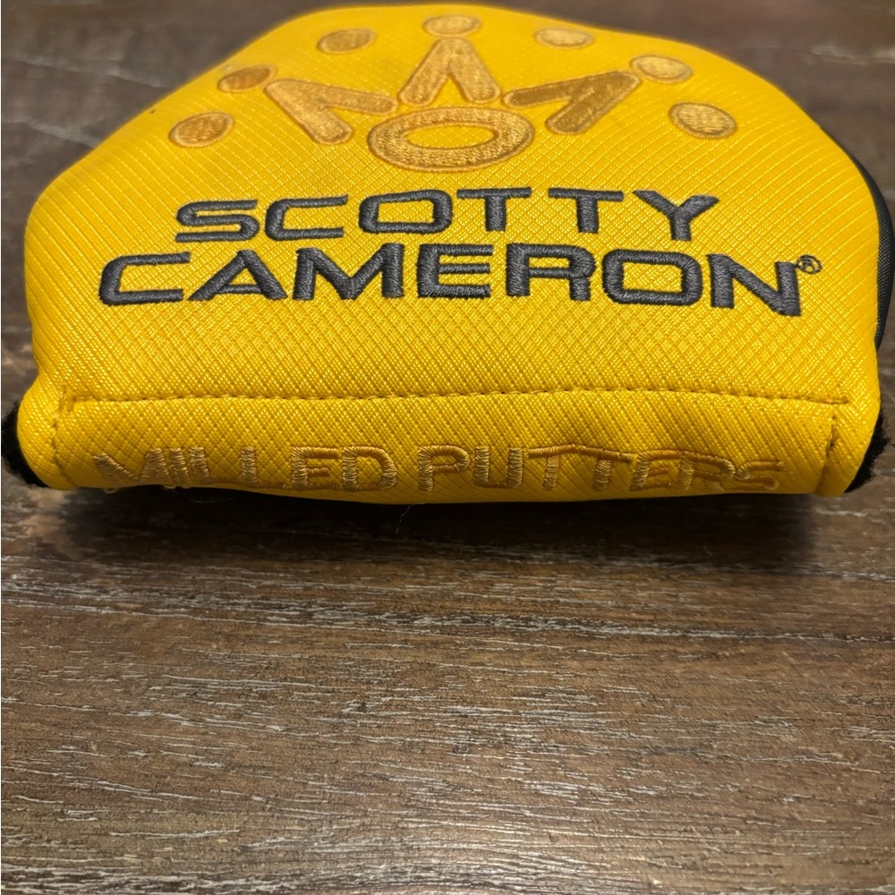 Titleist Scotty Cameron Yellow Putter Cover - Picture 3 of 4
